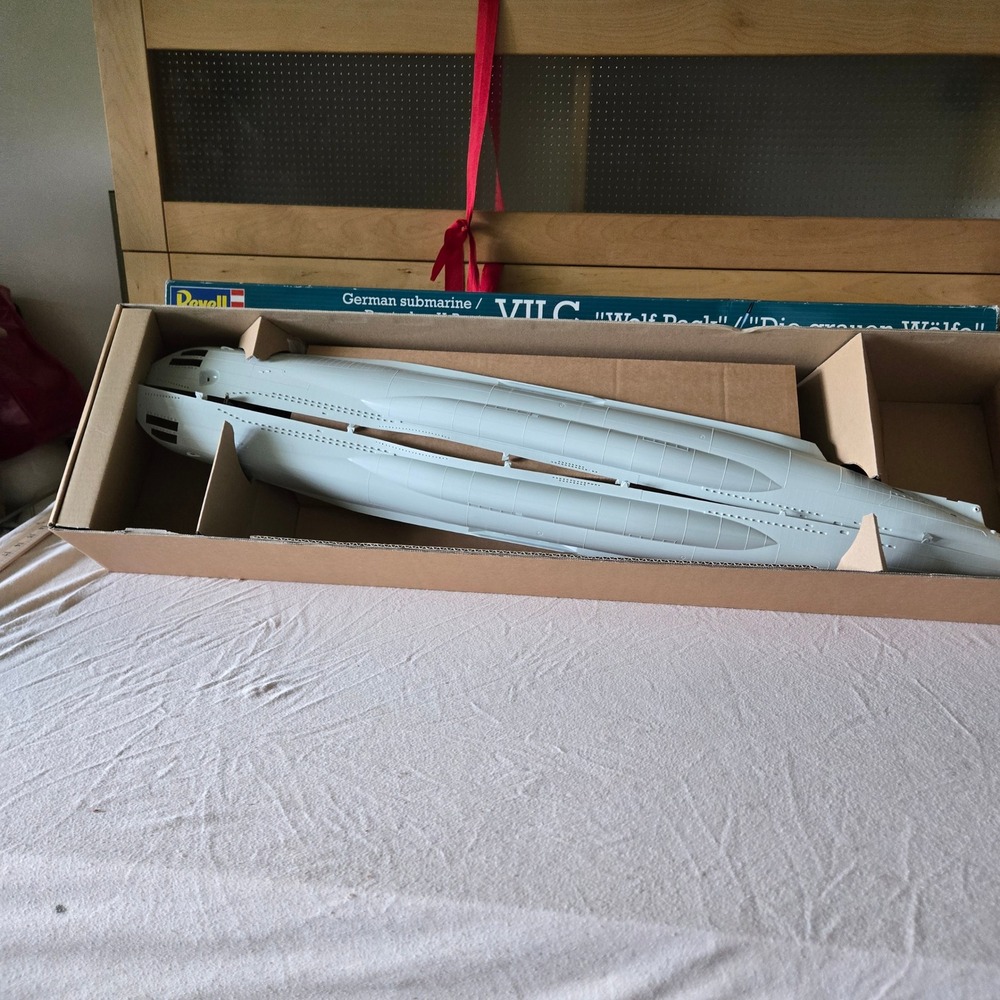 Revell German Submarine VII C Wolf Pack 1:72 Scale Model Kit 05015 Factory Seal - Picture 7 of 16